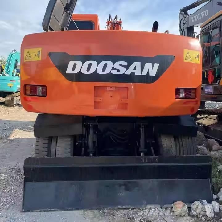 Doosan DX150W-9C ホイール式油圧ショベル（パワーショベル・ユンボ・バックホー）