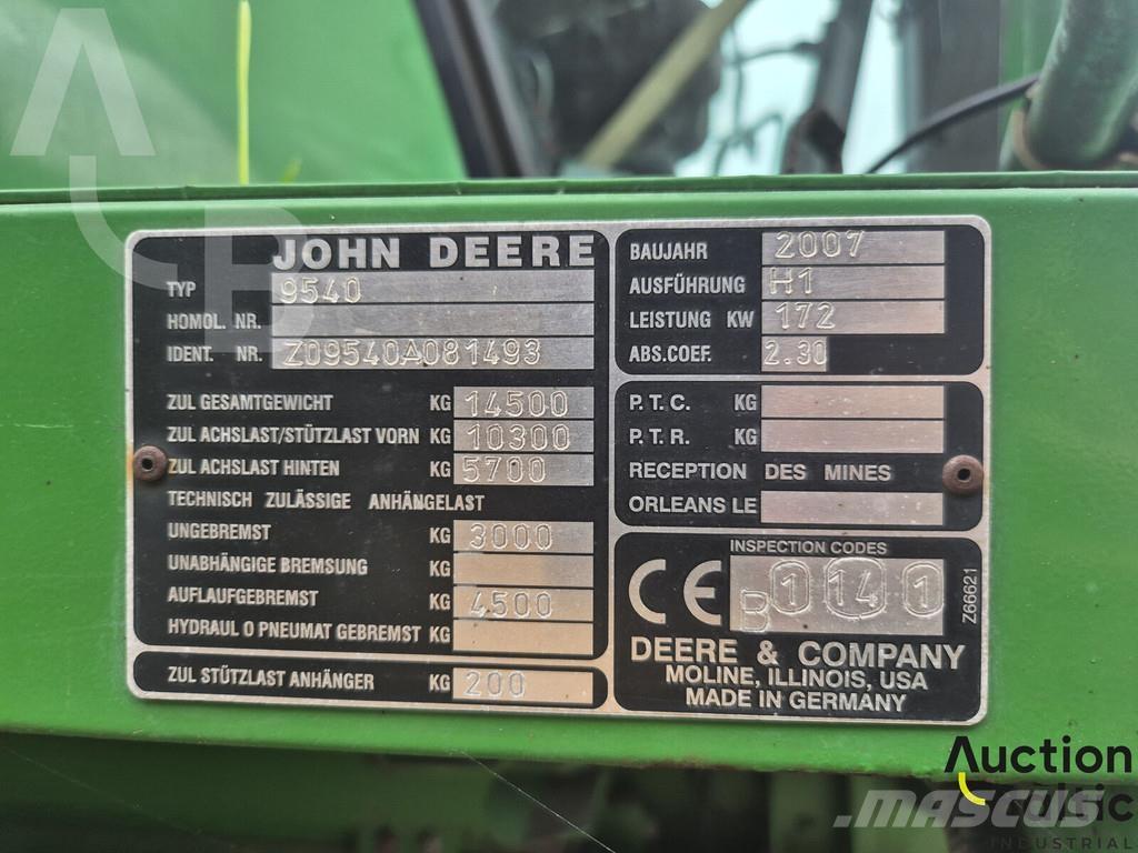 John Deere 9540 コンバイン
