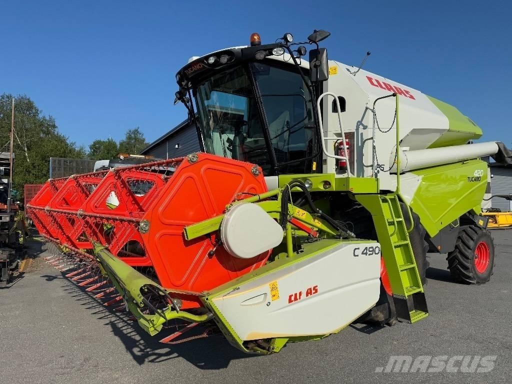 CLAAS Tucano 420 APS コンバイン