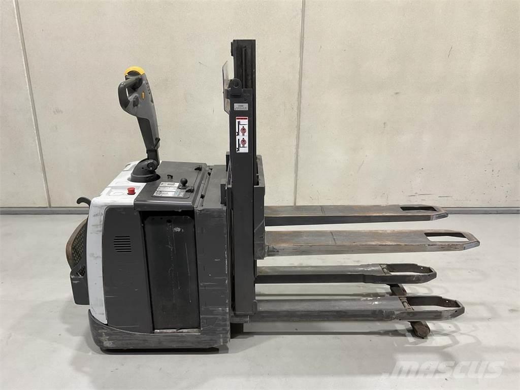 Atlet PBP200THP167 自走式スタッカー