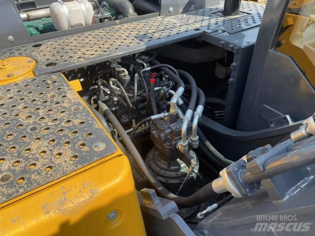 Volvo EC 220 大型油圧ショベル12t以上（パワーショベル・ユンボ）
