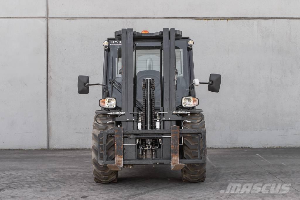 Manitou MC 25-4 ディーゼル・軽油