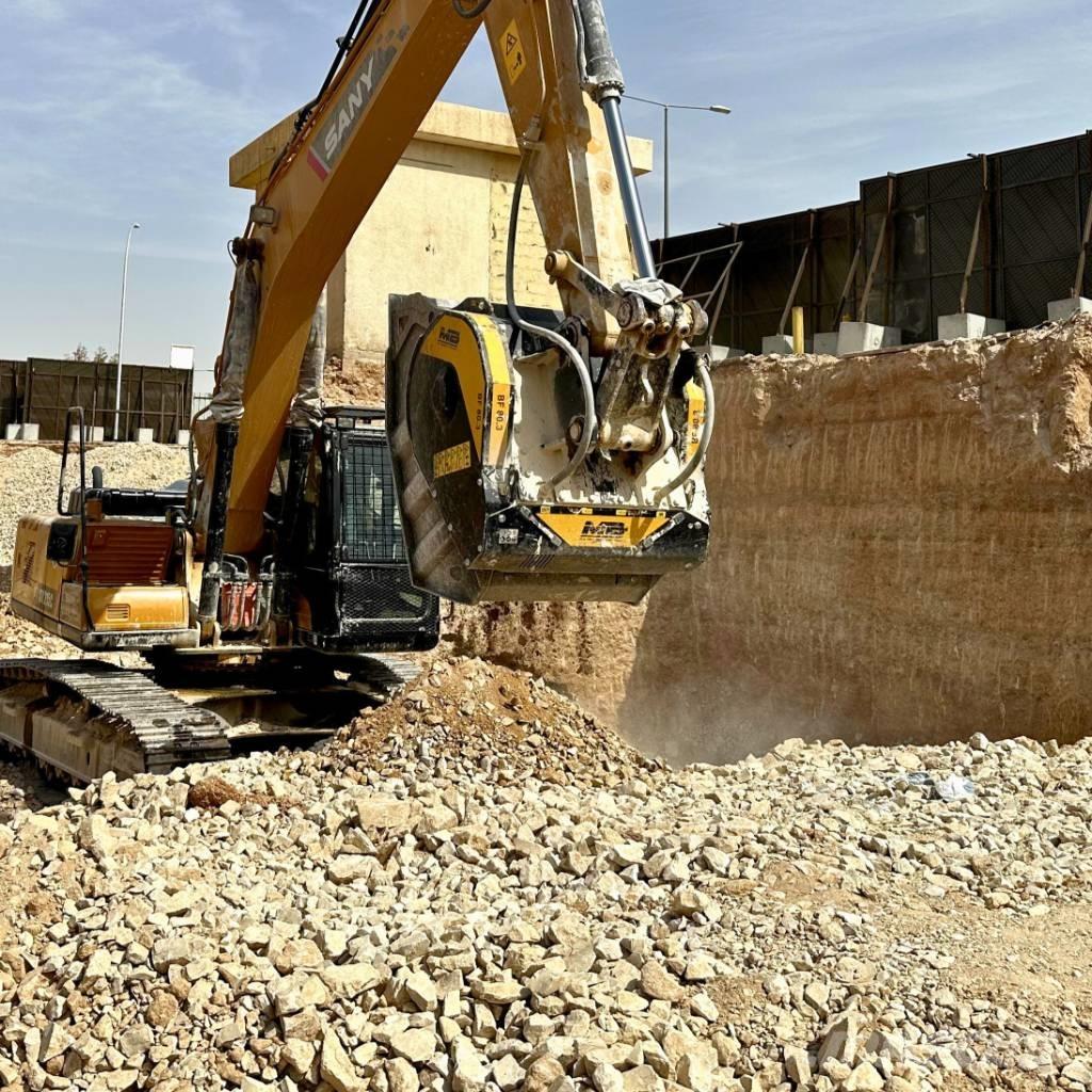 MB Crusher BF80.3 バケットクラッシャー