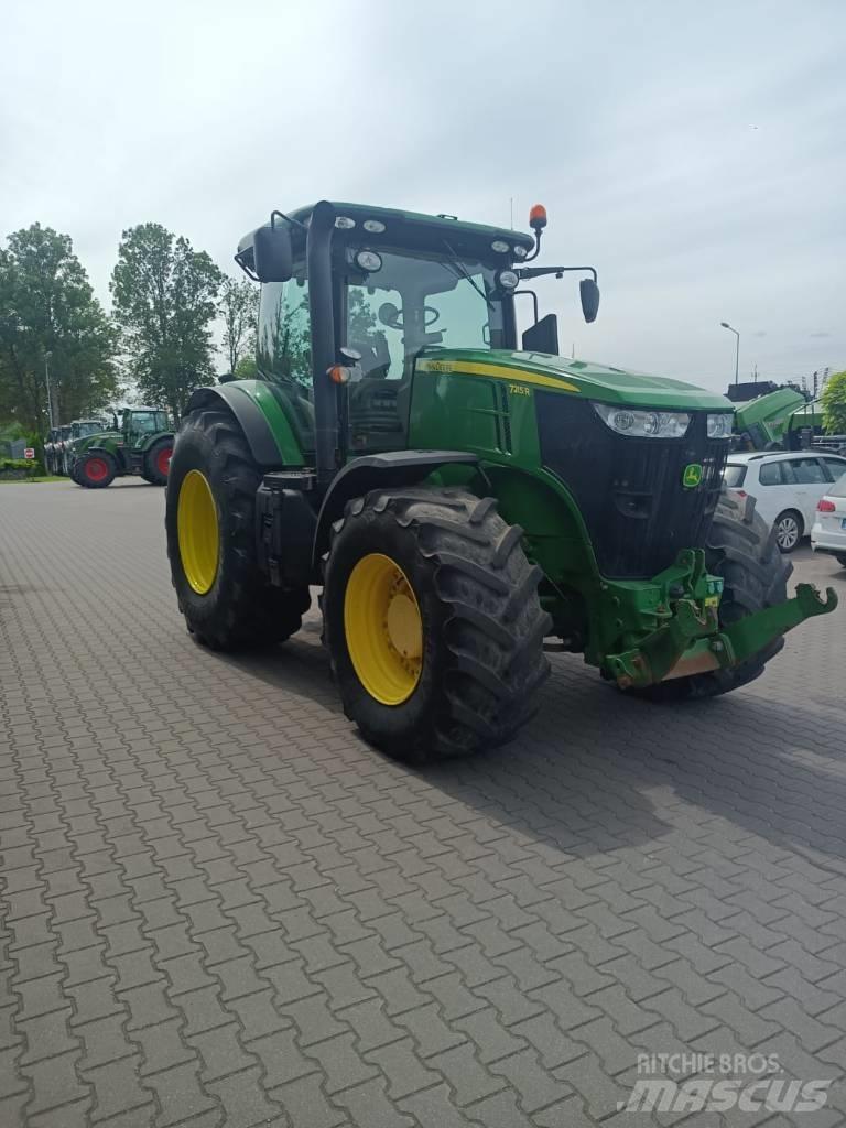 John Deere 7215 R トラクター