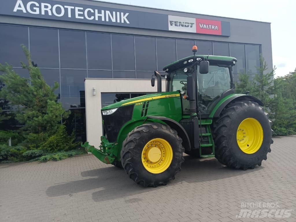 John Deere 7215 R トラクター
