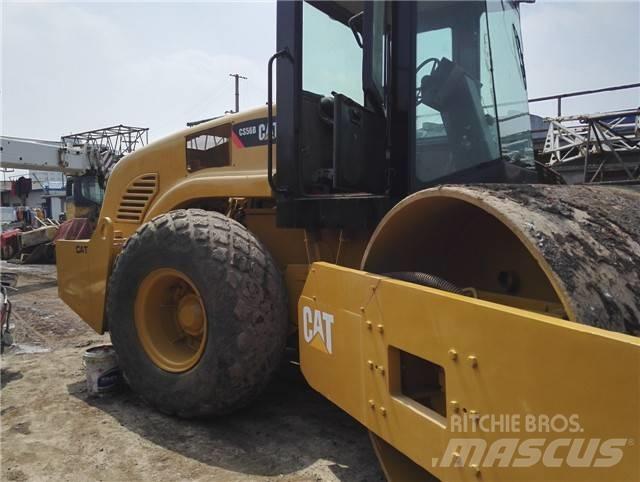 CAT CS 56 B 振動ローラ