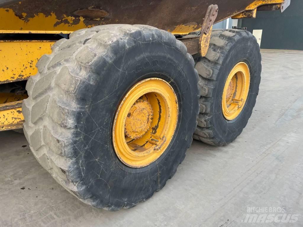 Volvo A30F アーティキュレート式ダンプトラック