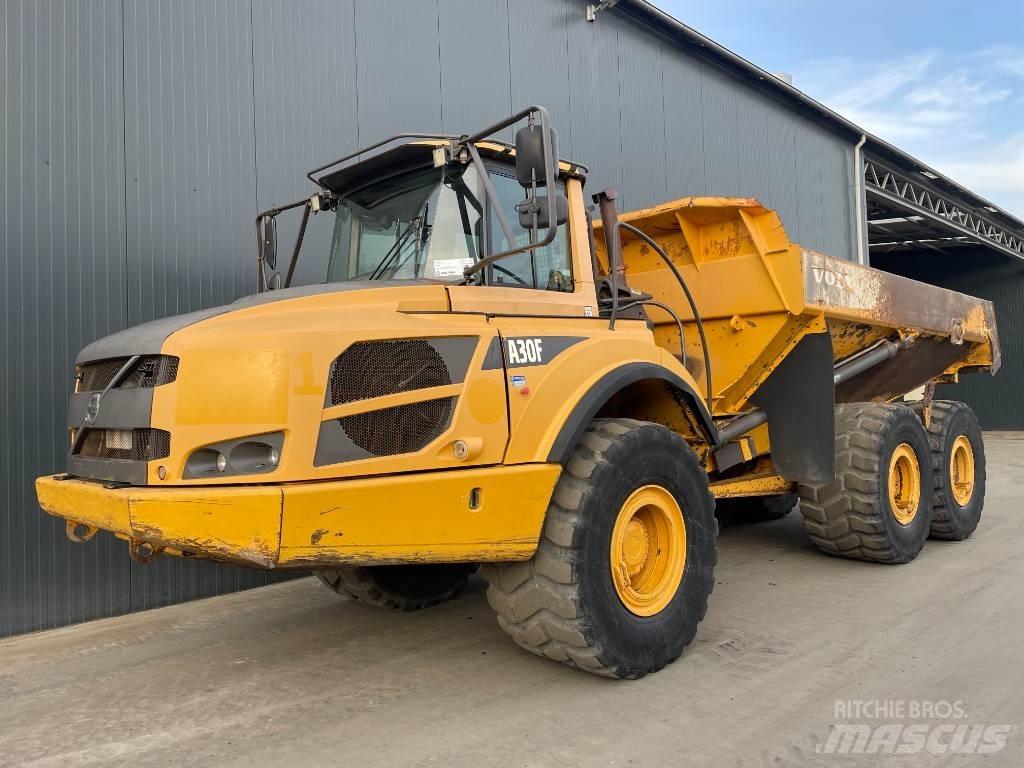 Volvo A30F アーティキュレート式ダンプトラック