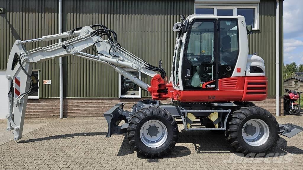 Takeuchi TB295W ホイール式油圧ショベル（パワーショベル・ユンボ・バックホー）
