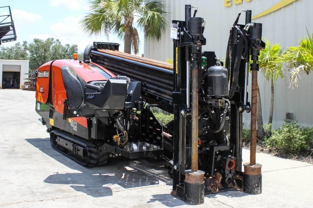 Ditch Witch JT20 水平掘削リグ