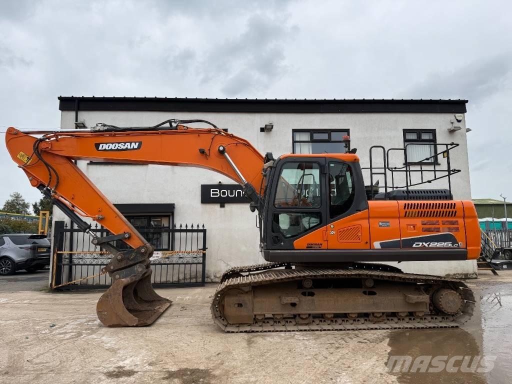 Doosan DX 225 LC-5 大型油圧ショベル12t以上（パワーショベル・ユンボ）