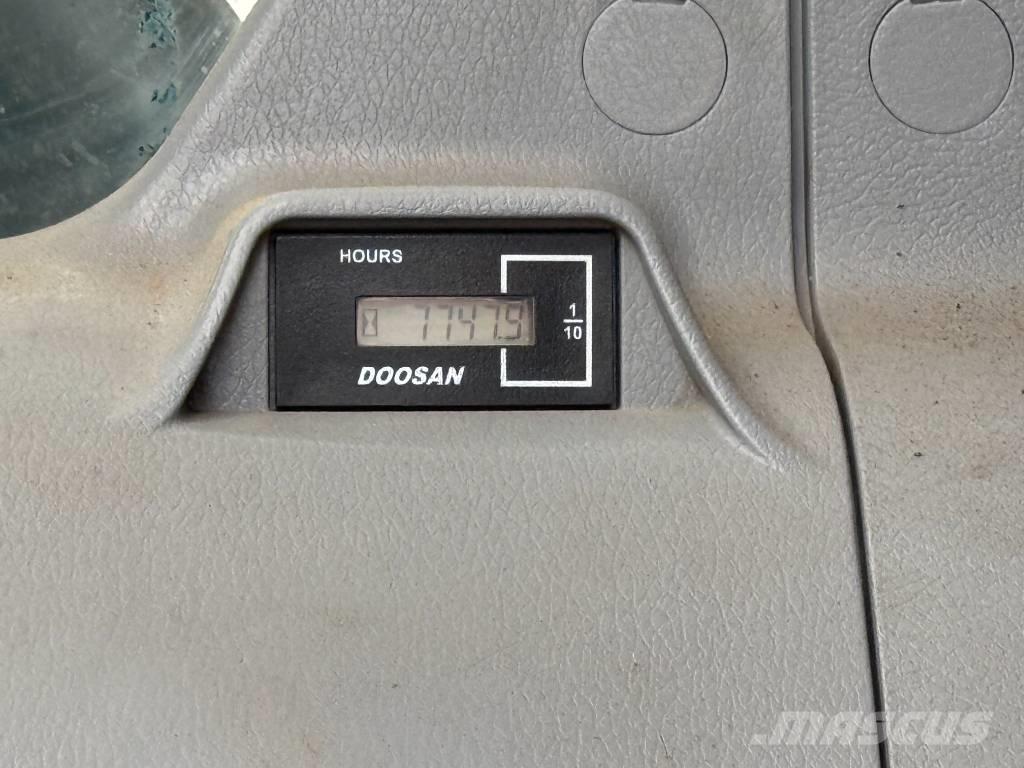 Doosan DX 225 LC-5 大型油圧ショベル12t以上（パワーショベル・ユンボ）