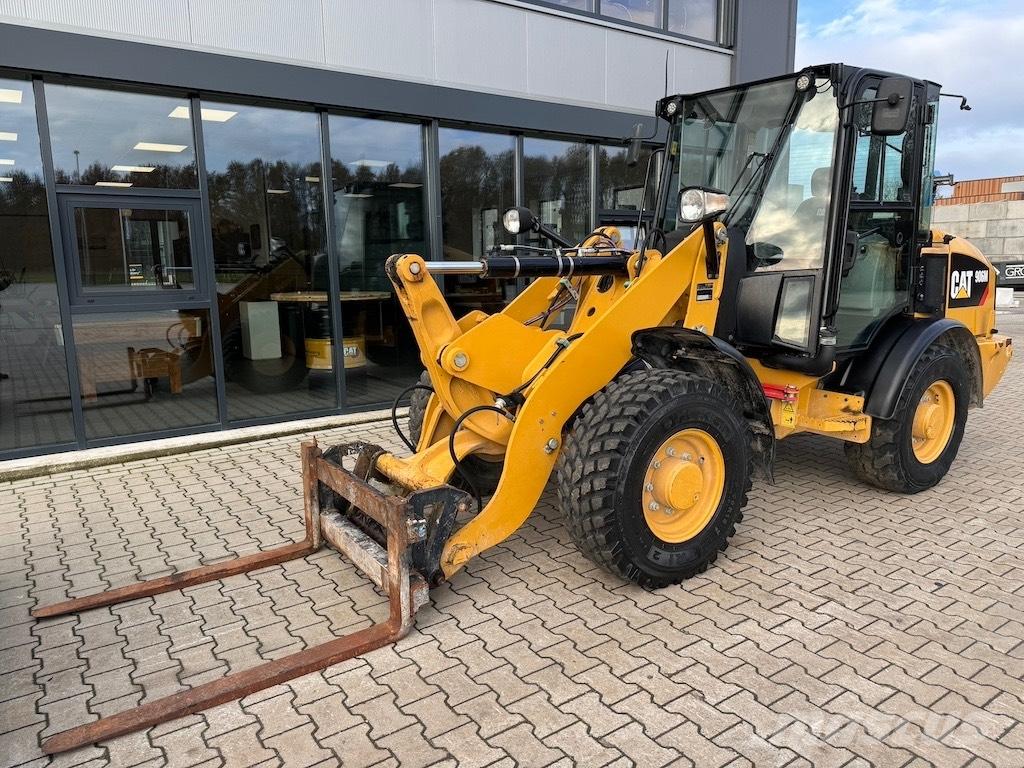 CAT 906M ホイールローダー・タイヤショベル