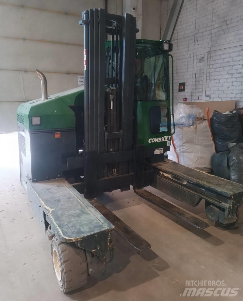 Combilift C4000 MK4 全方向リーチ型フォークリフト