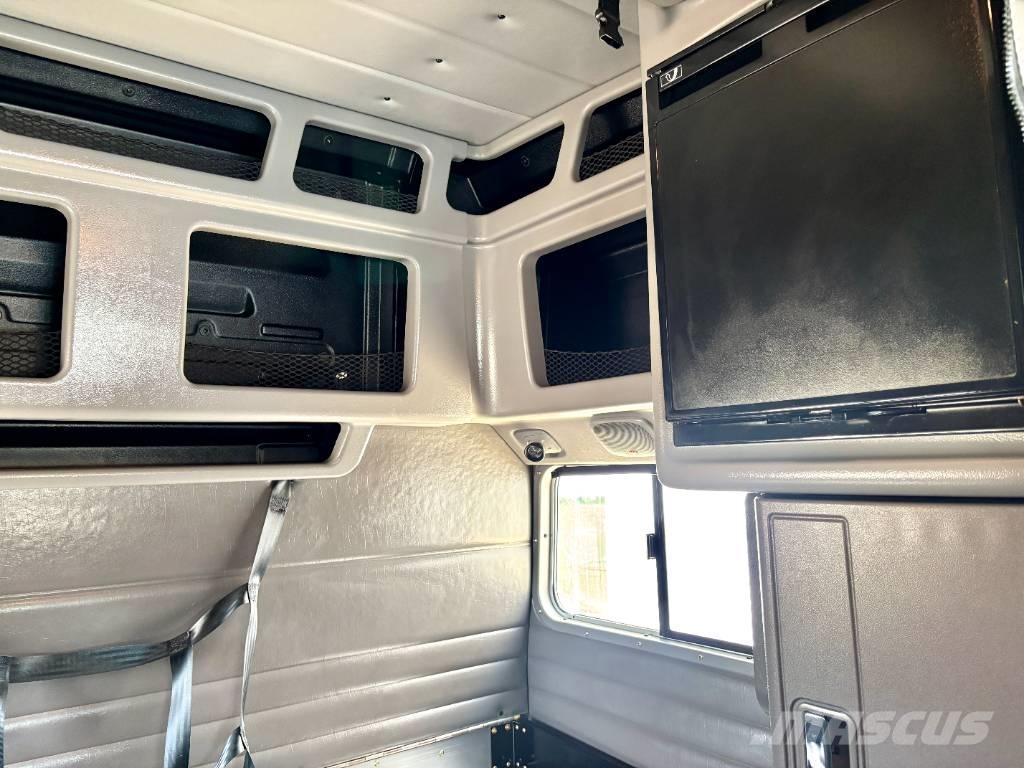Peterbilt 389 中古トラクターヘッド | トレーラーヘッド