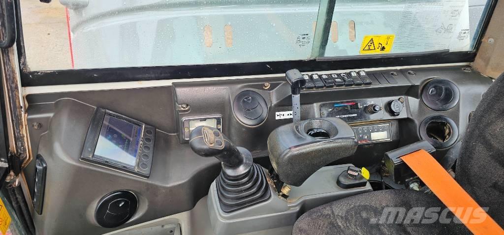 Takeuchi TB 260 ミニ油圧ショベル 7t以下（ミニユンボ・ミニディガー）