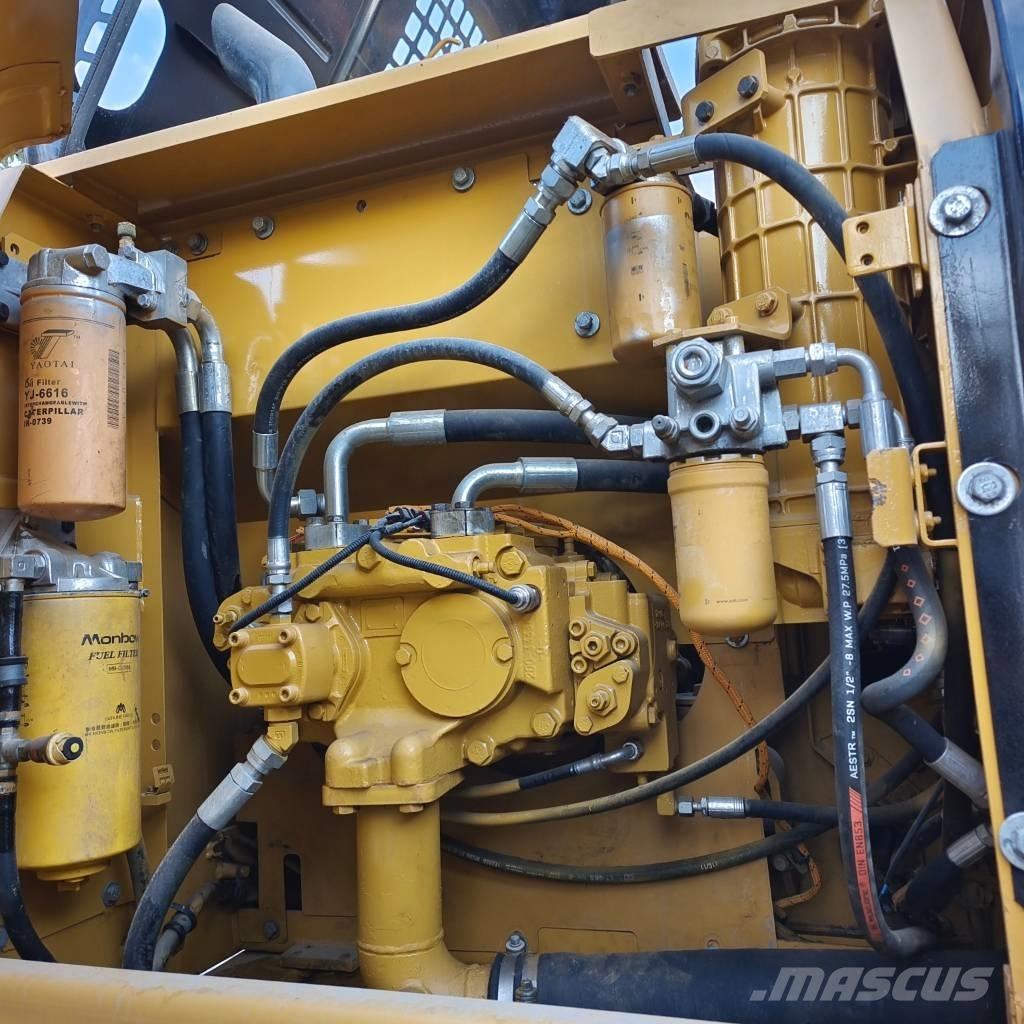 CAT 320 D 大型油圧ショベル12t以上（パワーショベル・ユンボ）