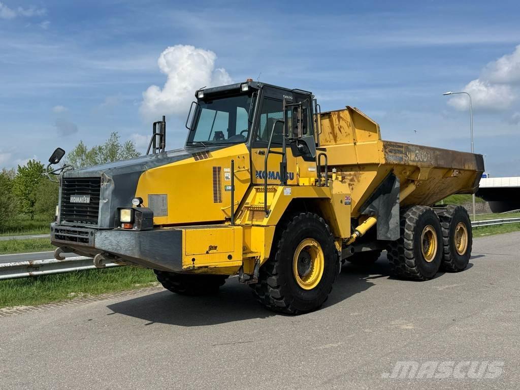 Komatsu HM300-2 アーティキュレート式ダンプトラック
