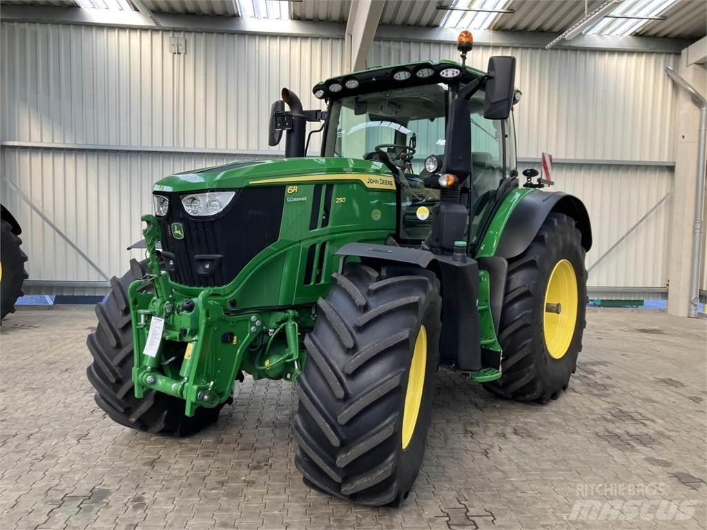 John Deere 6R 250 トラクター
