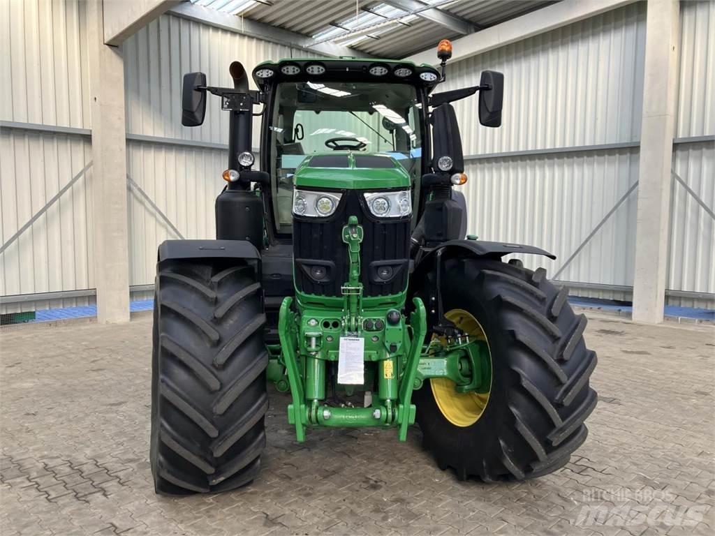 John Deere 6R 250 トラクター
