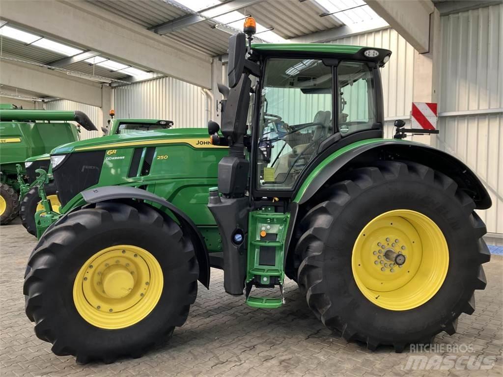 John Deere 6R 250 トラクター