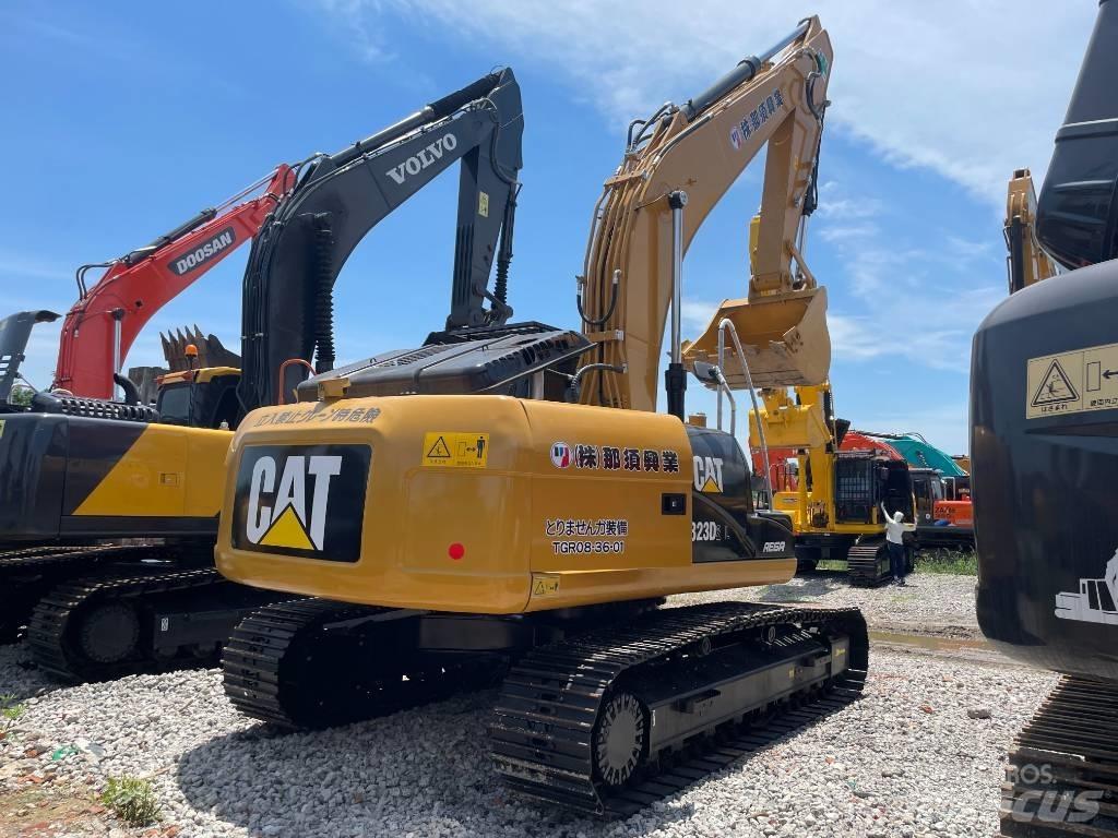 CAT 323D2 大型油圧ショベル12t以上（パワーショベル・ユンボ）