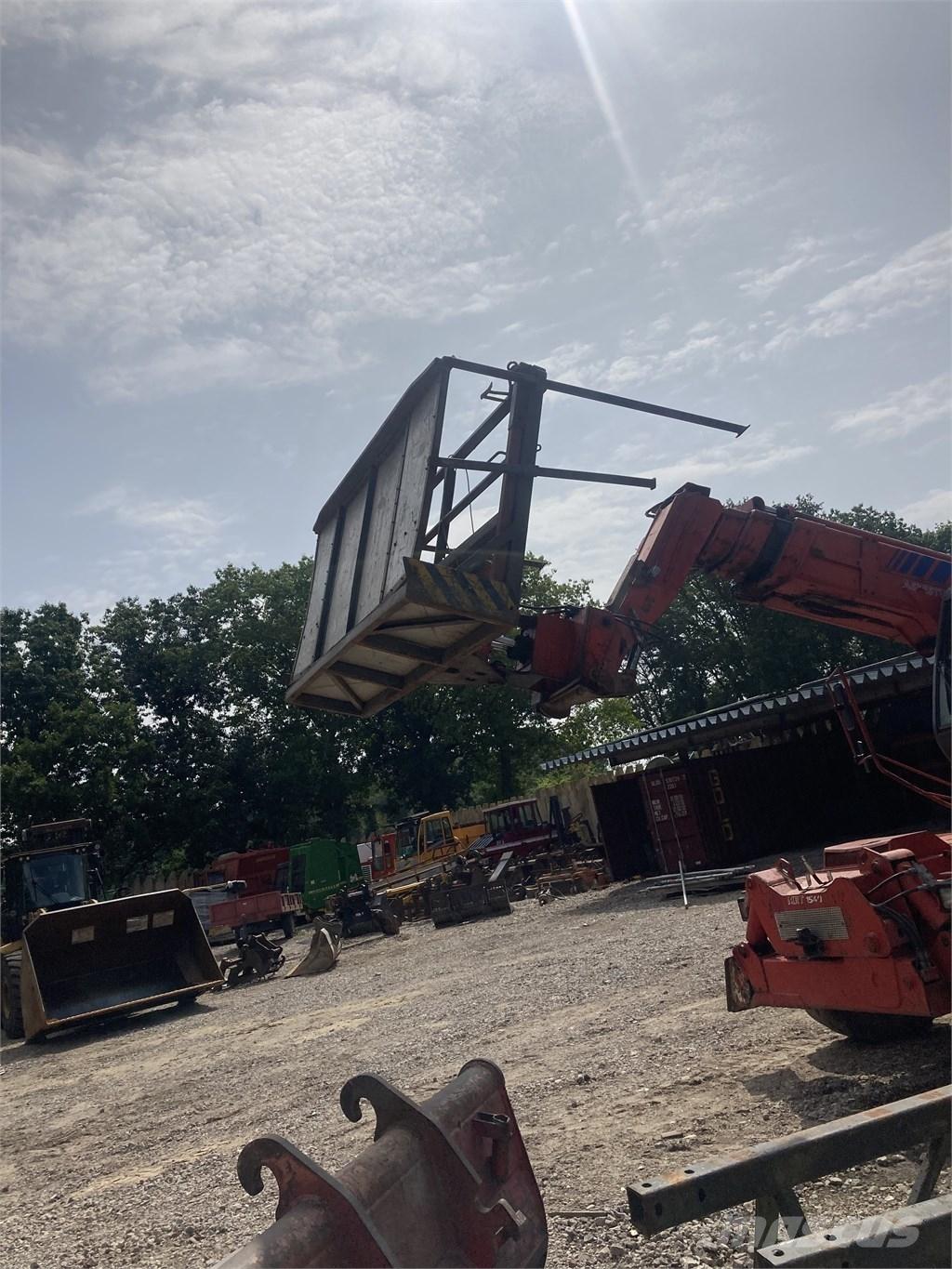 Manitou 1540 MRT テレスコーピックハンドラー