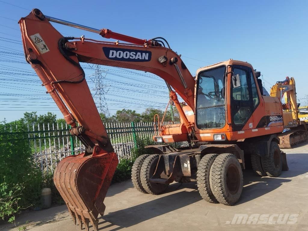 Doosan DH150W-7 ホイール式油圧ショベル（パワーショベル・ユンボ・バックホー）