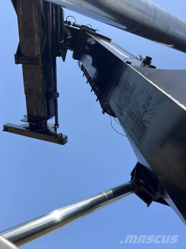 Kalmar DRF 450 リーチスタッカー