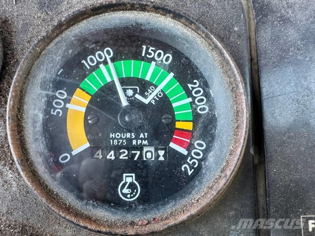 Massey Ferguson 265 トラクター