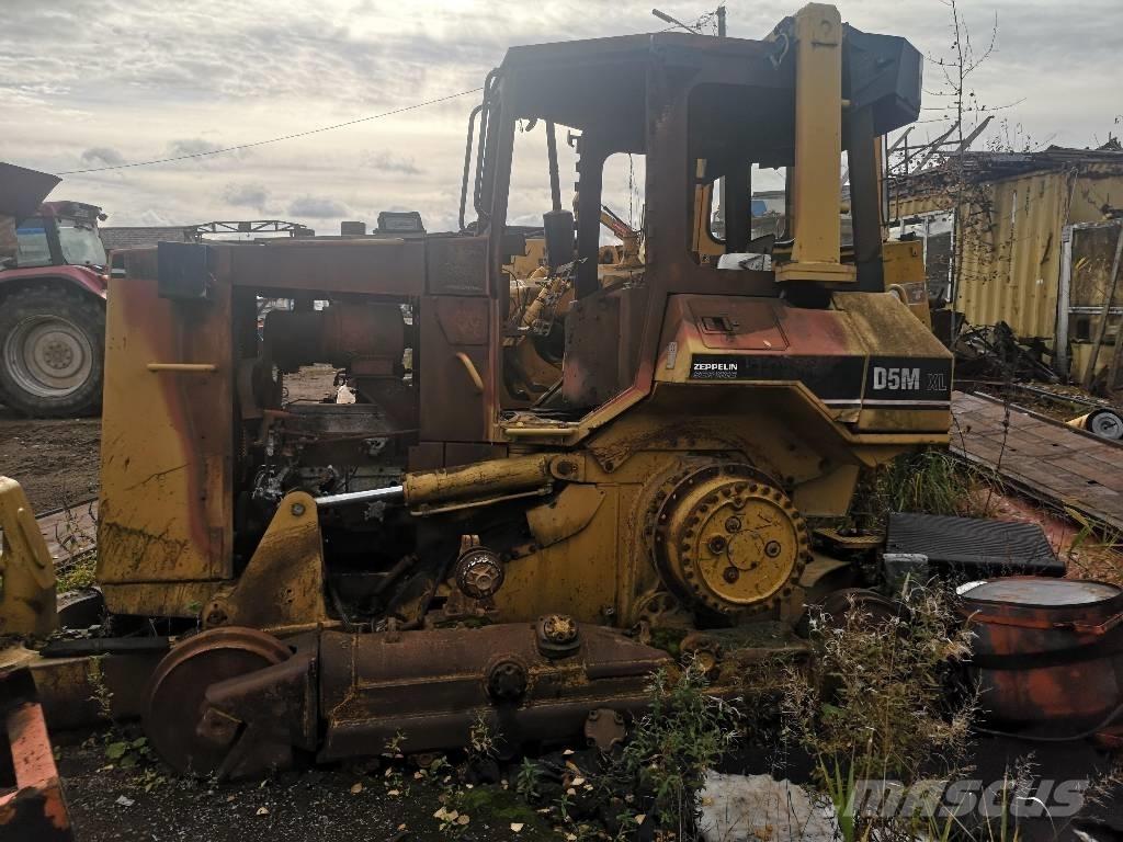 CAT D 5 M XL ブルドーザー