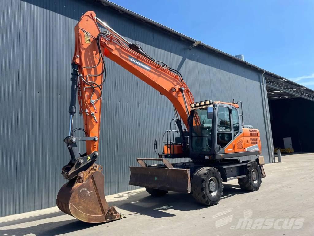Doosan DX170W-5 ホイール式油圧ショベル（パワーショベル・ユンボ・バックホー）