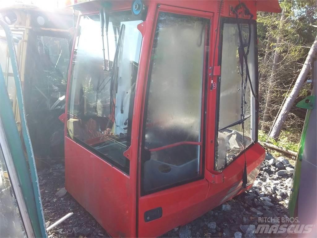 Komatsu 895 キャビン及び内装