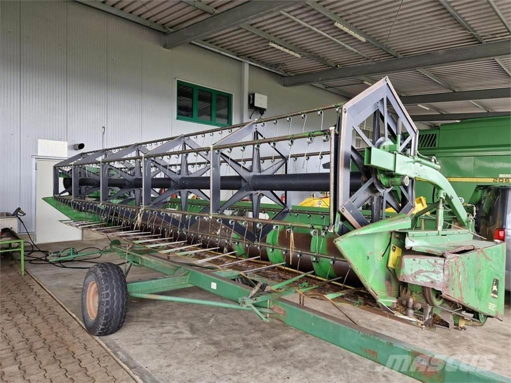 John Deere 2066 コンバイン