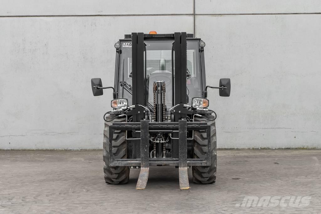 Manitou MC 30-4 ディーゼル・軽油