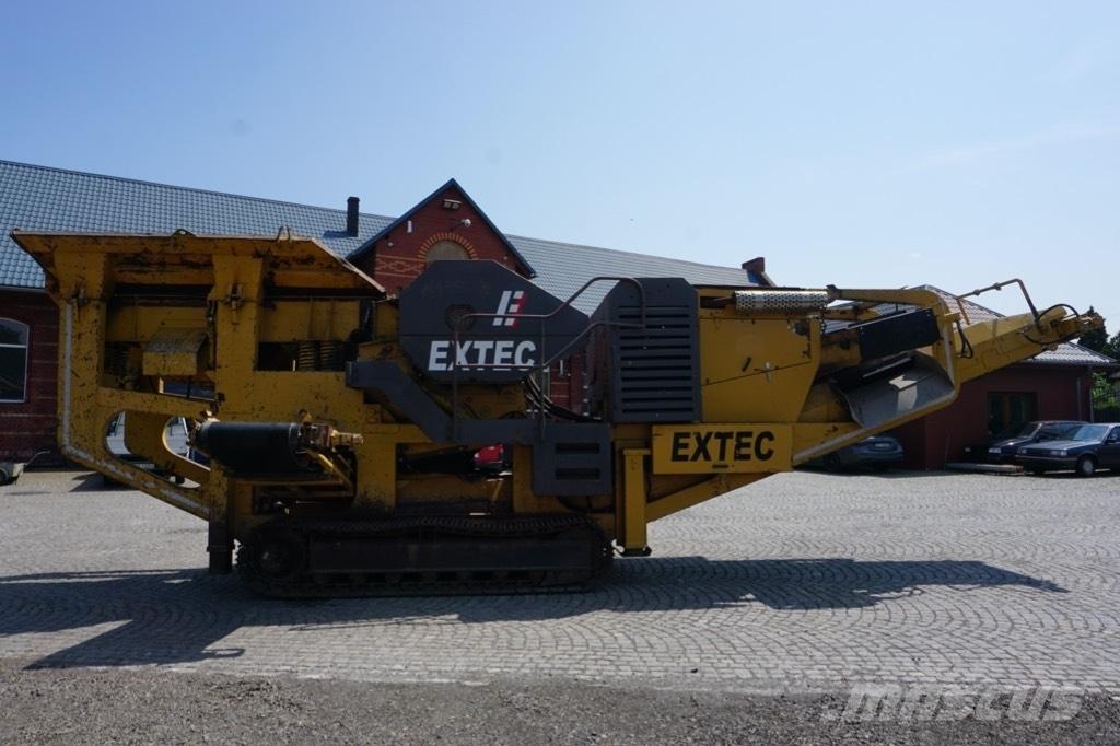 Extec Pitbull 自走式クラッシャー