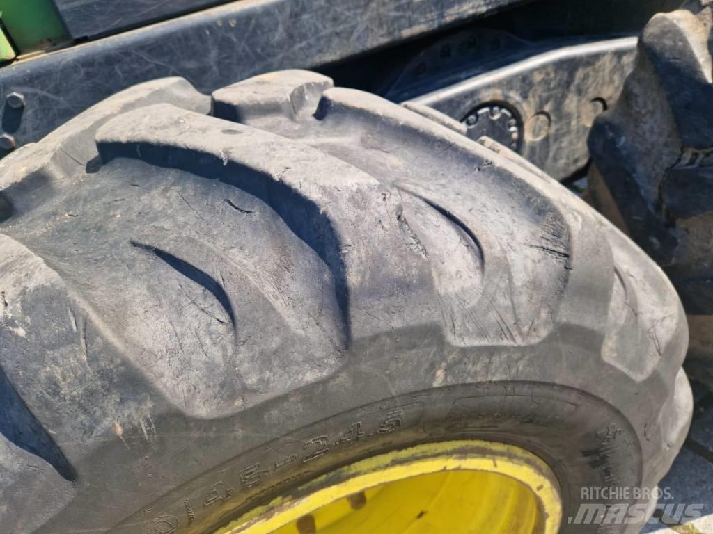 John Deere 1010 E フォワーダー