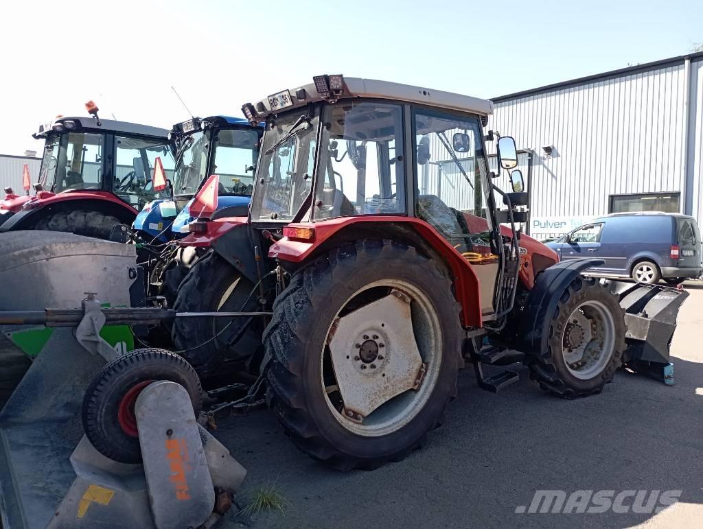 Massey Ferguson 4220 トラクター