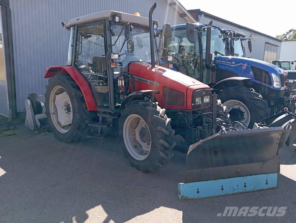 Massey Ferguson 4220 トラクター
