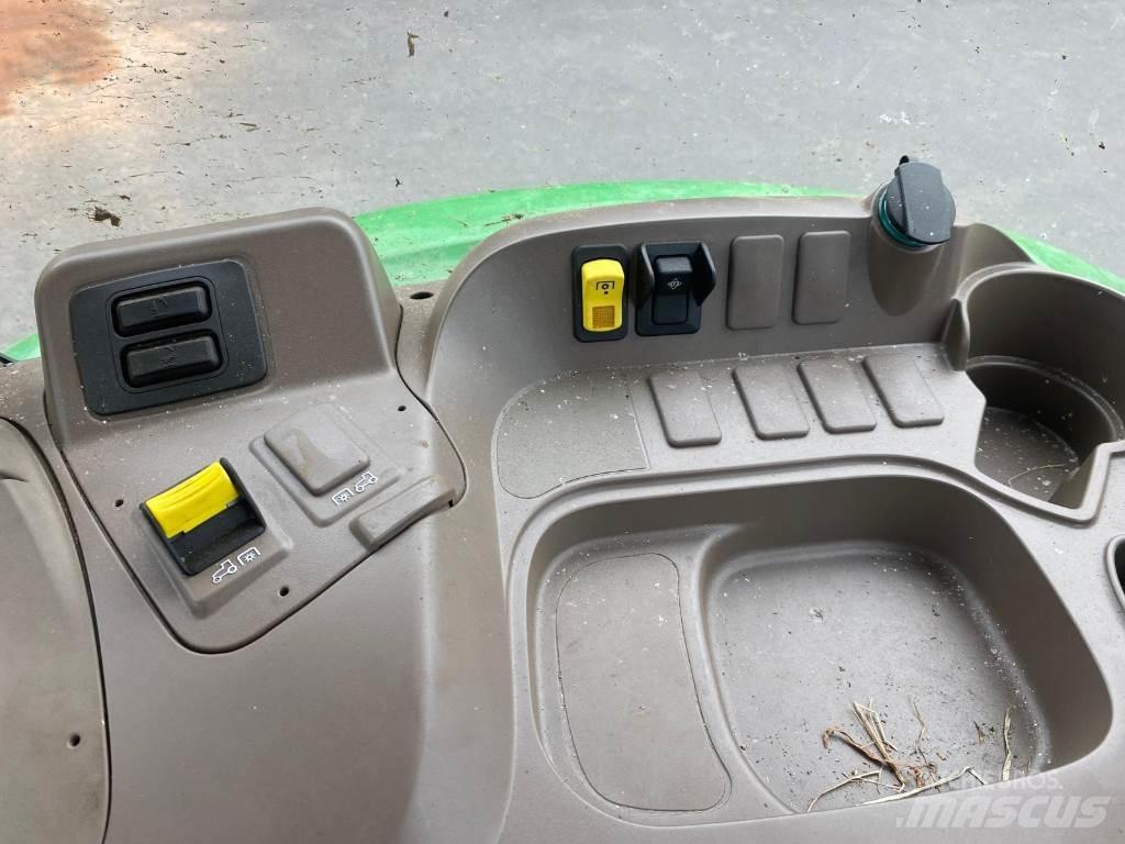 John Deere 5075E トラクター