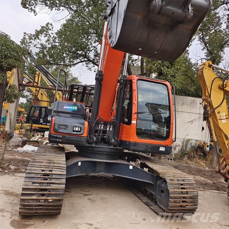 Doosan DX 225 大型油圧ショベル12t以上（パワーショベル・ユンボ）