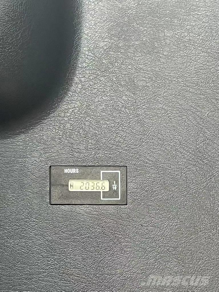 Hyundai 210W-9 ホイール式油圧ショベル（パワーショベル・ユンボ・バックホー）