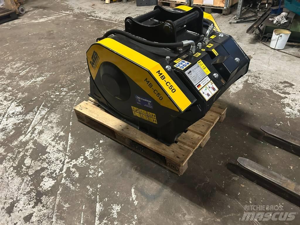 MB Crusher BF C50 自走式クラッシャー