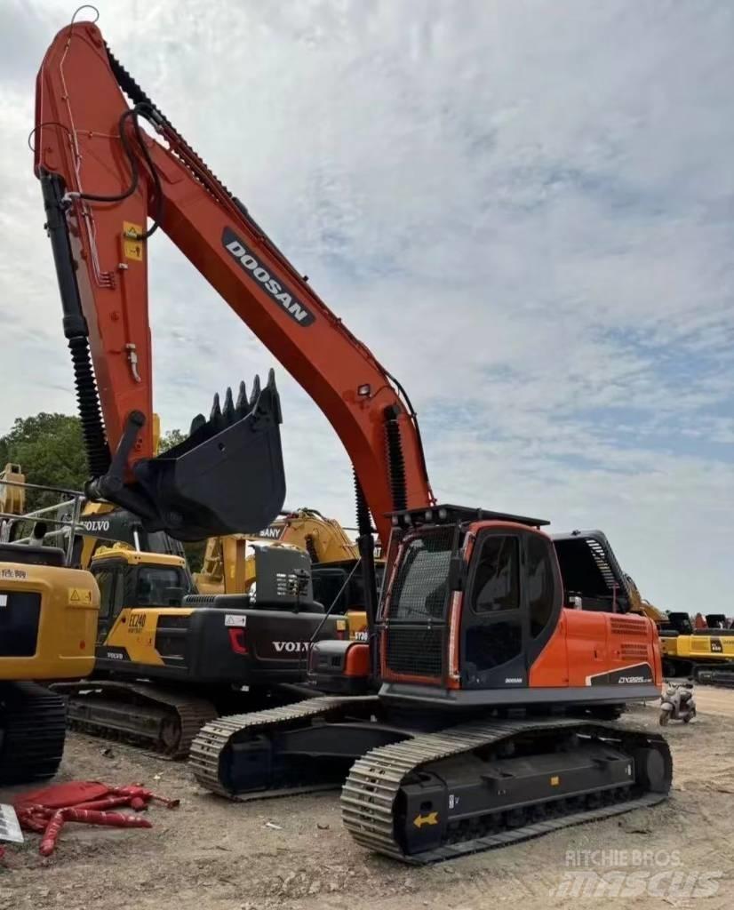 Doosan DX 225 大型油圧ショベル12t以上（パワーショベル・ユンボ）