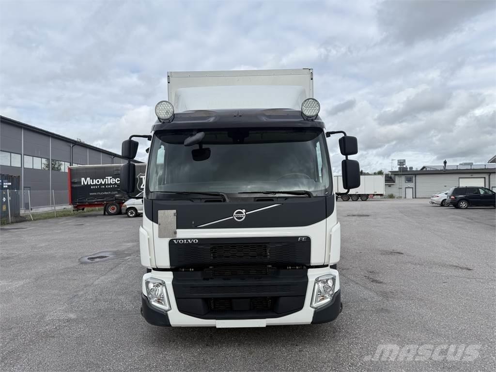 Volvo FE320 4x2 ボックスボディー、ウイング、箱車