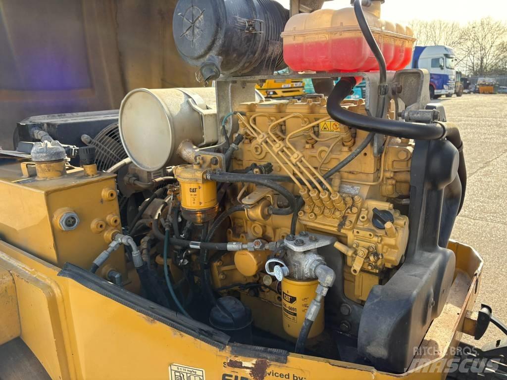 CAT CB 34 B タンデムローラ