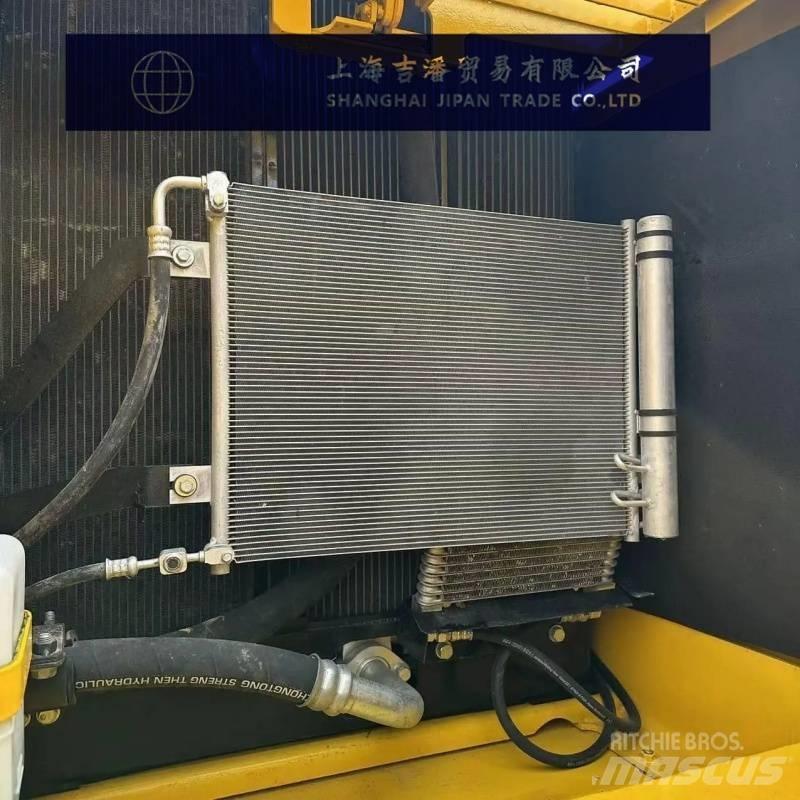 Komatsu PC 220 大型油圧ショベル12t以上（パワーショベル・ユンボ）