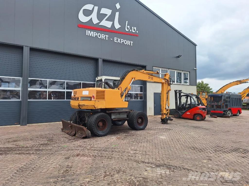 Liebherr A312 ホイール式油圧ショベル（パワーショベル・ユンボ・バックホー）