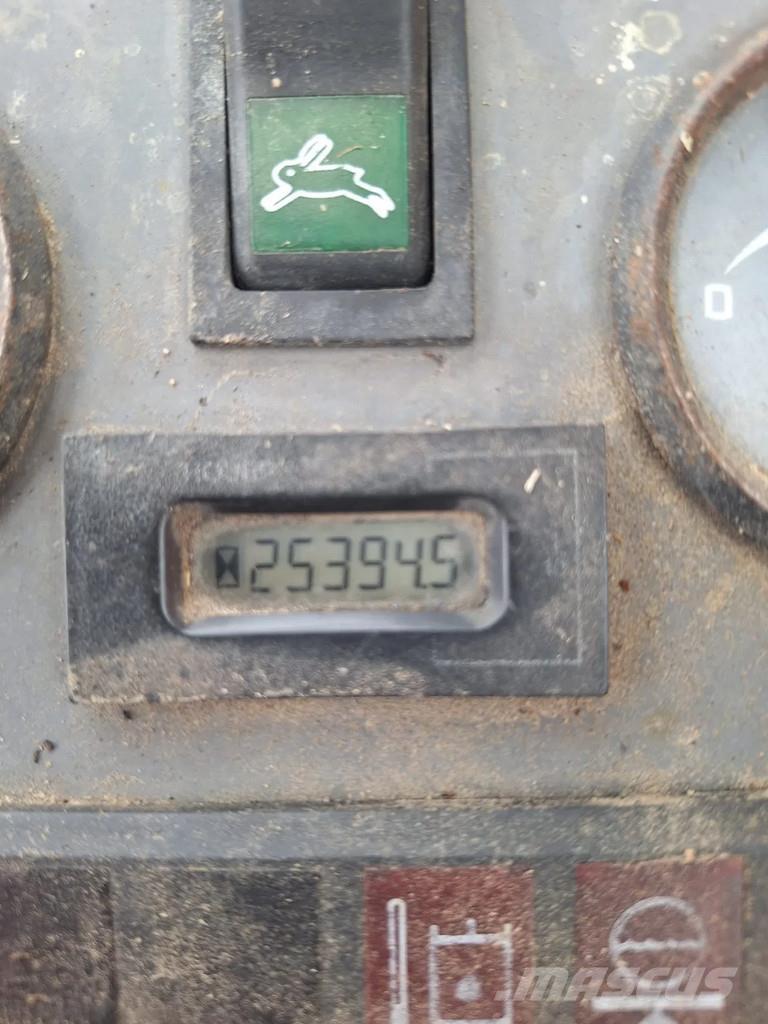 Liebherr A312 ホイール式油圧ショベル（パワーショベル・ユンボ・バックホー）