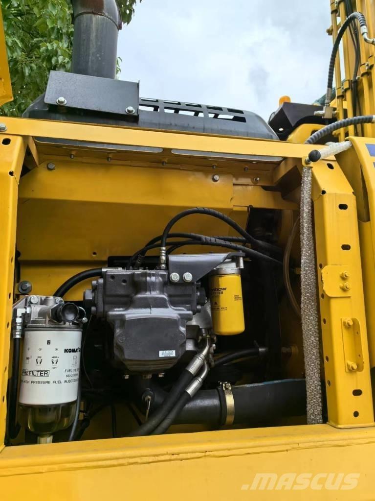 Komatsu PC 220-8 大型油圧ショベル12t以上（パワーショベル・ユンボ）